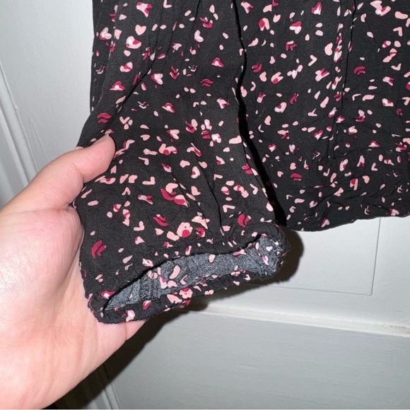 ✨torrid black multicolor pattern challis twist front long sleeve top✨ - Picture 2 of 7